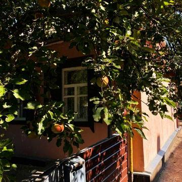 Продам ДОМ г. Лозовая в городе (р-н поликлиники)