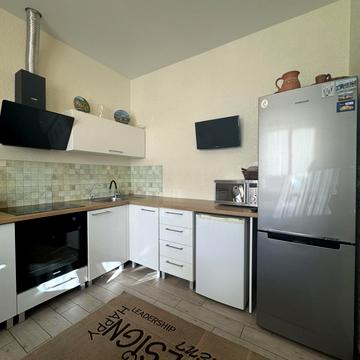 масив Київський, 154А