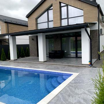 Новий будинок з басейном. Без податків. Власник