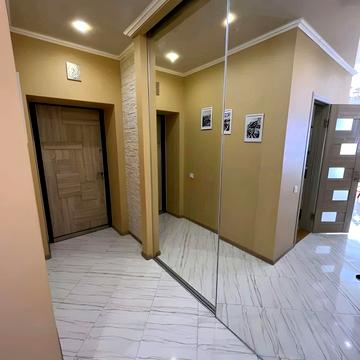 Богдана Хмельницького вул., 9-Б