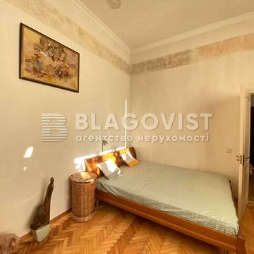 Гоголівська вул., 30/13;13/30