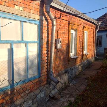 Продам два дома подряд на тихой улице