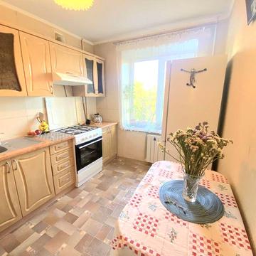 Здам 3к роздільну кв 72 м2, Дегтярівська, Лукьянівська 3 хв пішки!