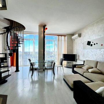 Дворівнева 4 кімнати /Печерськ/Предславинська 31/11/ Палац України