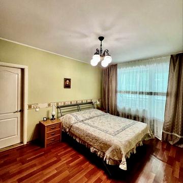 Продаётся 2 ком . кв. ул Хортицкое Шоссе в Хортицком районе!