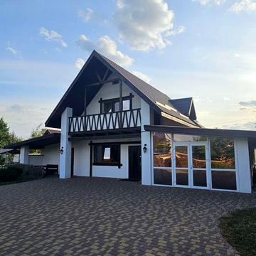 Продам дом с ремонтом и мебелью в селе Обуховка
