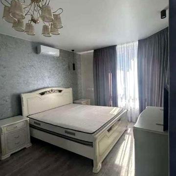 Яблунева вул., 15