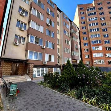 Парусна вул. (Героїв Сталінграду), 1т