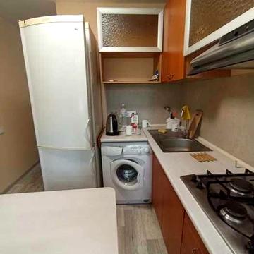 Продам 2-к проспект Гагарина, метро Спортивная, Левада