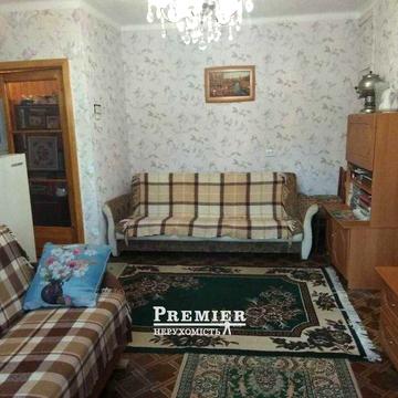 Продам 2-х ком. квартиру в Центре. Средний этаж.
