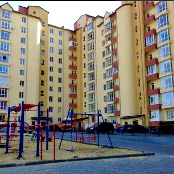 Богдана Хмельницького вул., 33а