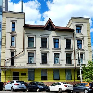 Виконкомівська, 12