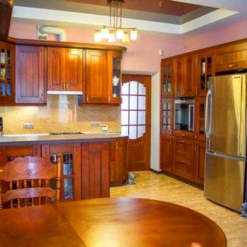 Продам сучасний будинок, 181 м², 6 соток в центрі Авангарду!