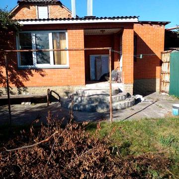 Здам будинок зі своїм двором