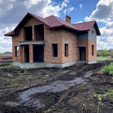 Загородній дім біля водойома