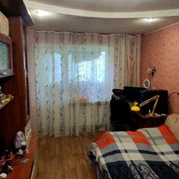 Продам 1 комнатную по улице Валентиновской