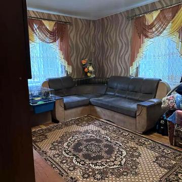 Роздільна вул., 8