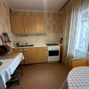 3к квартира 90м2 на вул.Єфремова! до метро Академмістечко 10хв. пішки