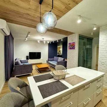 Оренда комфортної  3 кім. квартири в новобудові по вул. Незалежності