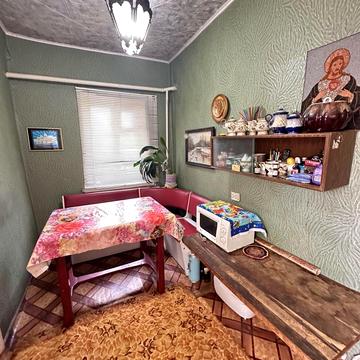 Автодорожна вул., 35