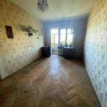 Продаж 1-кімнатної квартири в цегляному будинку  вул. Караджича