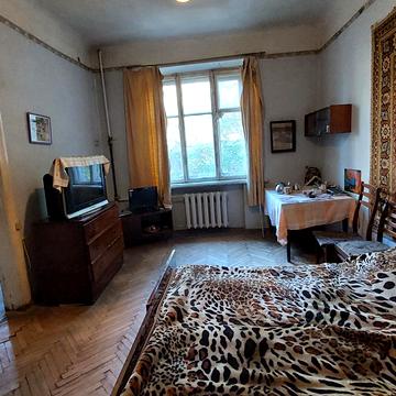 Гімназійна набережна вул. (Червоношкільна набережна), 14