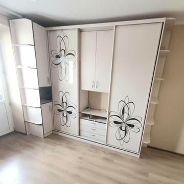 Української Перемоги вул. (Академіка Сахарова), 33