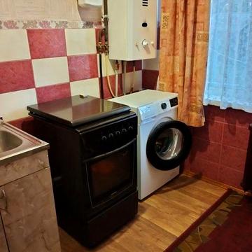 Здається 2-х кімнатна квартира в центрі за універмагом.