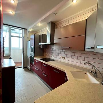 Бориса Гмирі вул., 4