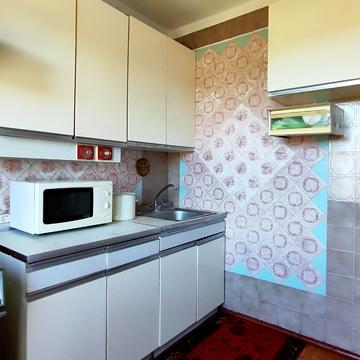 Прибузька вул., 24