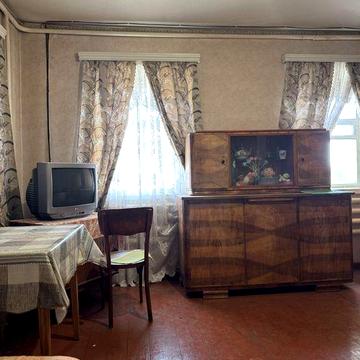 Продам половину будинку.Окремий двір.