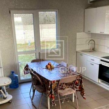 Новий одноповерховий будинок для життя або дачу.