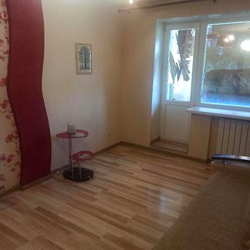 Довгострокова оренда 1к Квартира Миру вулиця