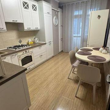 Продаж 2-ох кімнатноі квартири з ремонтом вул. Підголоском