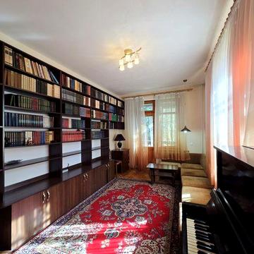 Продаж 3-кім сталінки з автономним опаленням 3/3 в самому центрі