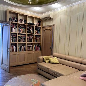 Незалежності вул., 8в