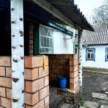 Продаж булинку та земельної ділянки