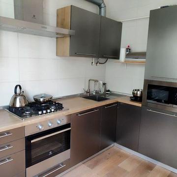 Продам 2-к квартиру ул. Строителей, район Титова