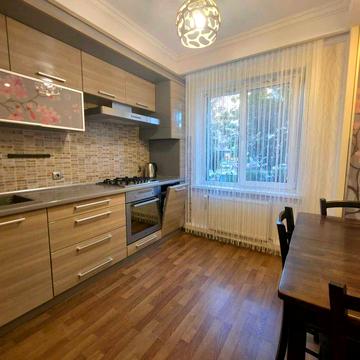 Чудова трикімнатна квартира на Каскаді