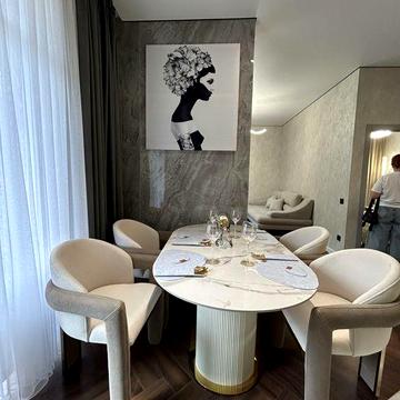 Продаж 2 кімнатної кв 80м2  з сучасним ремонтом!