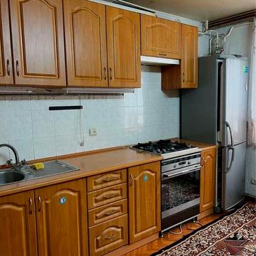 Здаю 3 кімн квартиру на Рожевій