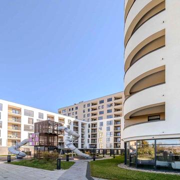 Продаж просторої квартири з частковим ремонтом в ЖК Safe Town