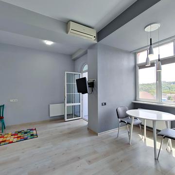 Євпаторійська вул., 2б