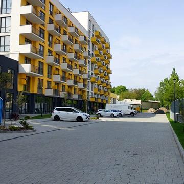 Володимира Навроцького вул., 7б