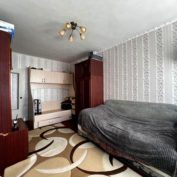 1 КІМ «гостинка», стан житловий, відмінна локація.