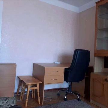 Златопільська вул., 4
