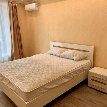 Набережна Перемоги вул., 44т