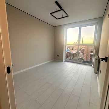 Продаж 4к Дім Сонячна вулиця