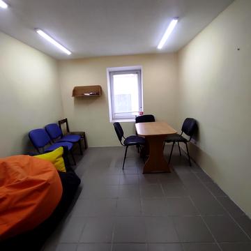 Молодіжна вул., 2/3Б