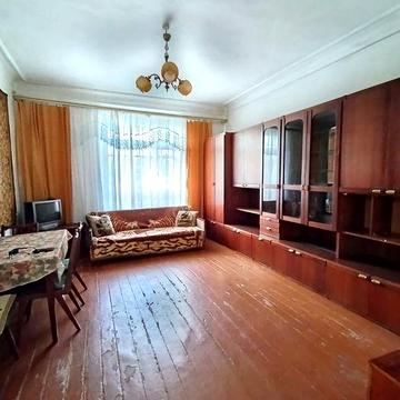 Продається трикімнатна квартира в районі Червоної гори